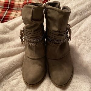 Maurices Womens Boots 👢